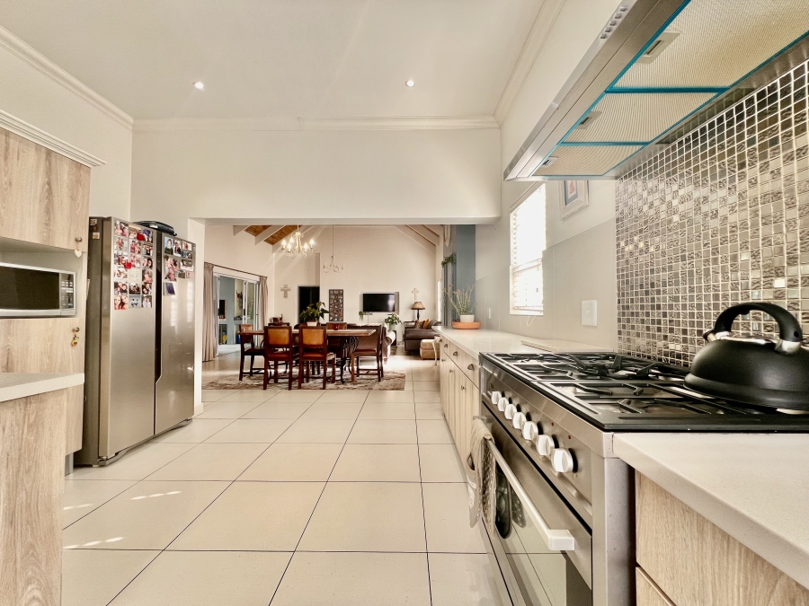 4 Bedroom Property for Sale in The Cove Western Cape